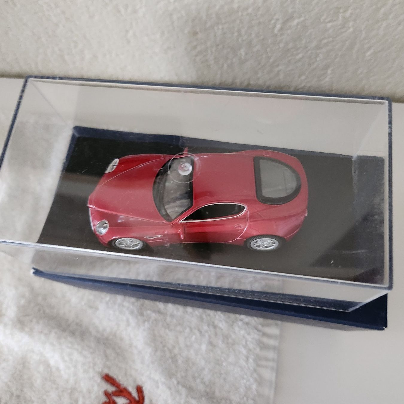 Alfa Romeo Modellautos: Alfa Romeo 8C Rot Metallic 1:43 – Neu (gemäss Beschreibung) aus Unterägeri von 0alfa0 2