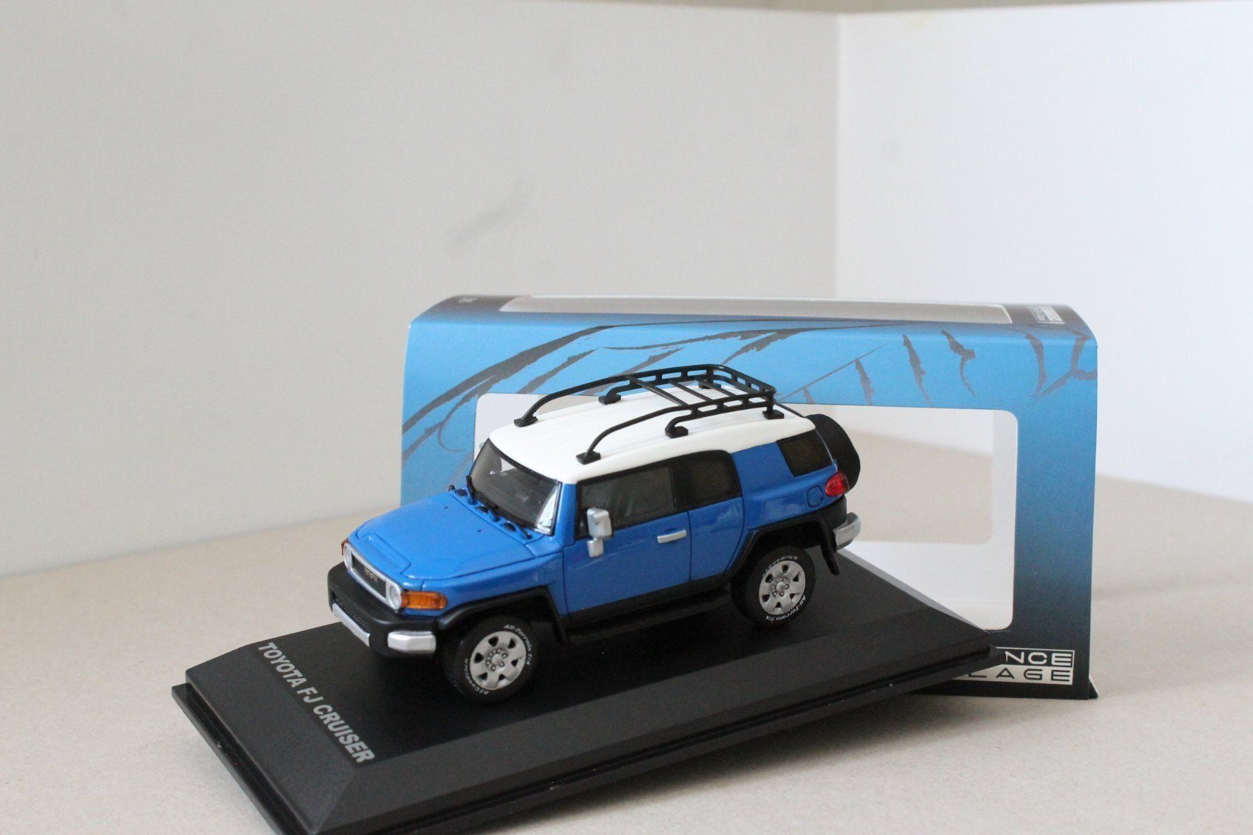 Toyota Modellautos: Toyota FJ Cruiser Voodoo – Neu und originalverpackt aus Flawil von Imperiosud 1