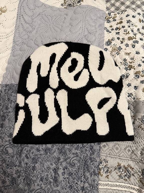 Hüte, Mützen & Caps: Lot 2 bonnets – Gebraucht aus Nyon von lio_5n8l