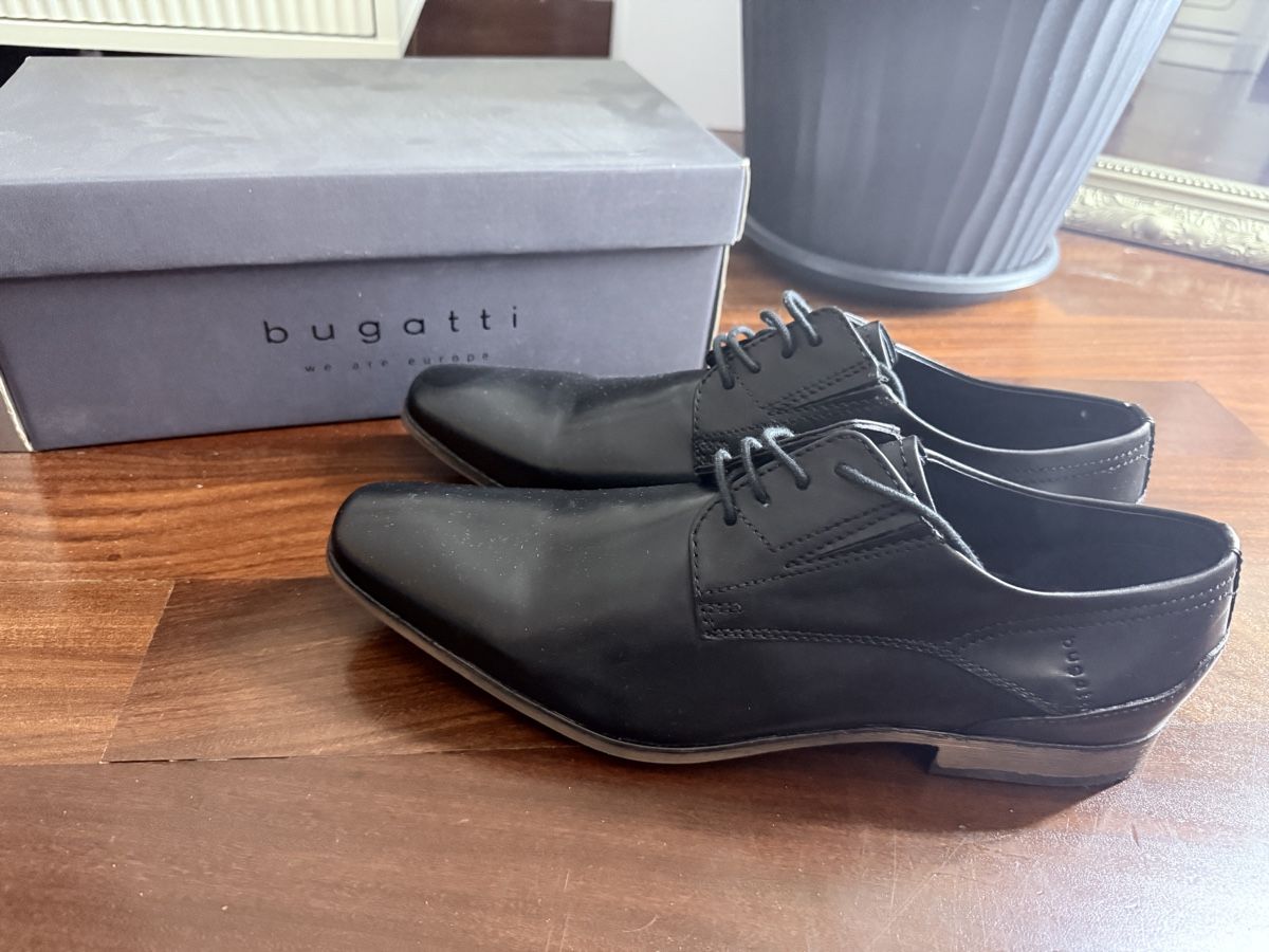 Bugatti Scarpe da uomo: Business Schuhe Neu Bugatti Gr 45 – Nuovo e nell'imballaggio originale da Breganzona venduto da chaftab83 1
