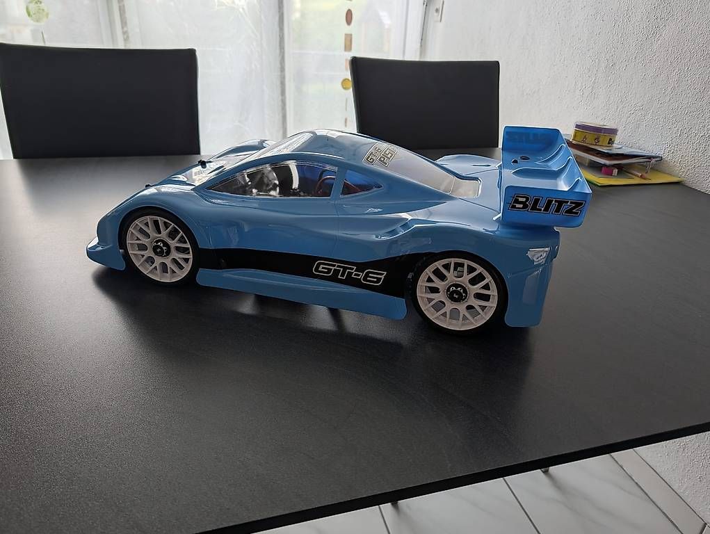 RC Kits de montage: MCD OCTOX 1:8 GT-E Ultimate – D'occasion à Hauptwil par she_ch7h 1