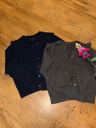 2 Strickjacken von Next 110 (blau und grau)