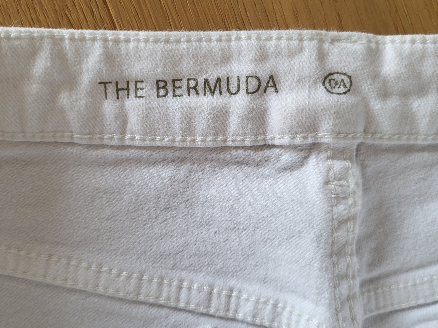 C&A Pantaloni: Jeans Bermuda/ kurze Hose Gr. 40, weiss – Nuovo (secondo la descrizione) da Richterswil venduto da adora88 2