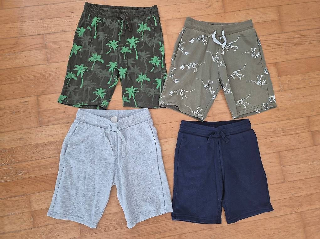 H&M Pantalons: kurze Hosen Grösse 128 H&M – D'occasion à Wittenbach par MOW9
