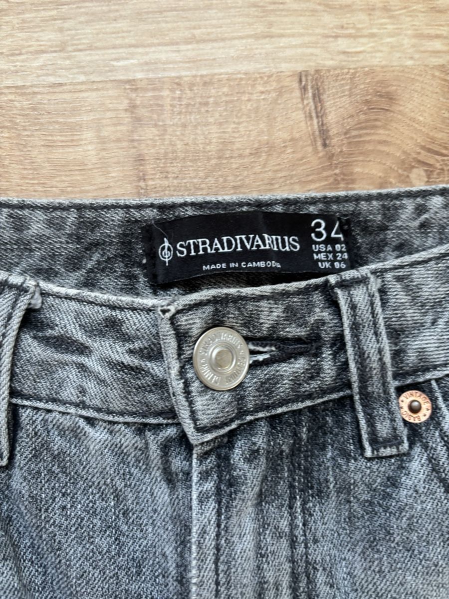 Stradivarius Jeans: jeans stradivarius gris, taille 34 – Neu (gemäss Beschreibung) aus Tavannes von callie.mcli 3