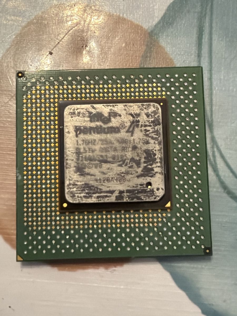 Intel Composants électroniques: Intel Pentium IV 1.7 GHz – Défectueux à Martigny par capri2800