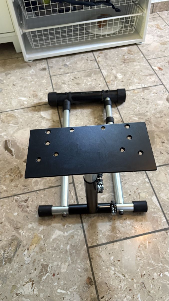 Sonstige Dekorationen & Accessoires: Wheel Stand Pro – Gebraucht aus St. Margrethen SG von leo_lg9y 1