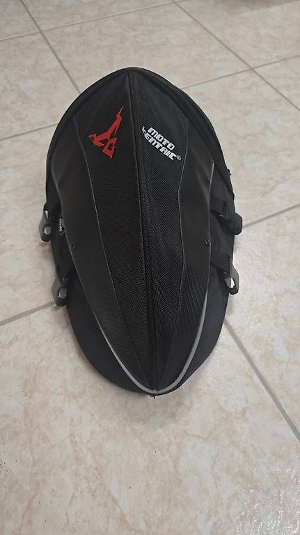 Tutti i ricambio per moto: Strapazierfähige Sozius-Sitztasche – Usato da Seuzach venduto da Ori7