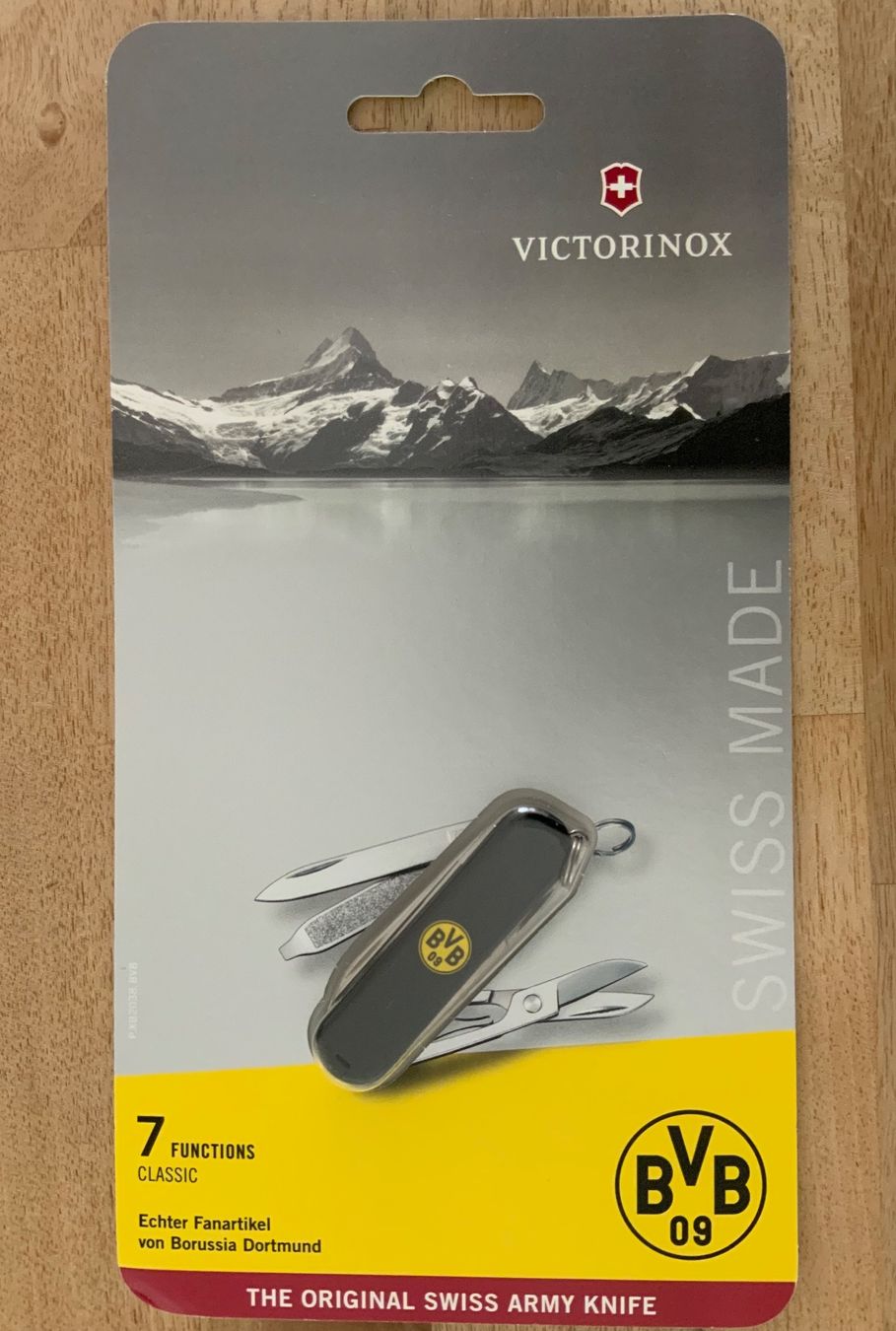 Victorinox Coltelli tascabile: Victorinox Classic SD Schwarz BVB – Nuovo e nell'imballaggio originale da St. Margrethen SG venduto da vista23