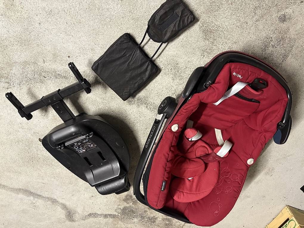 Seggiolini per auto: Maxi Cosi Pebble Autositz mit Basisstation – Usato da Triengen venduto da hero2day
