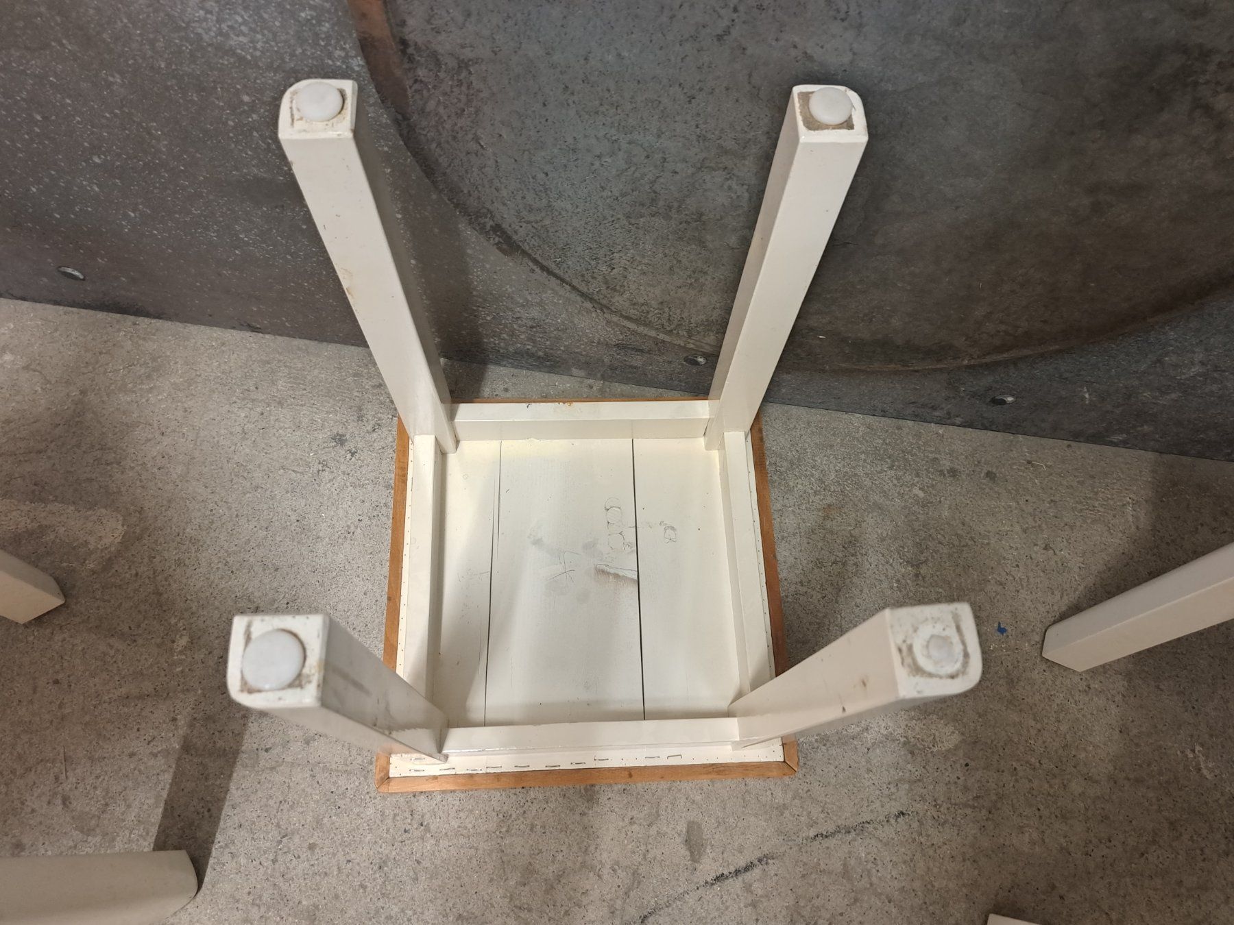 Sgabelli: 4 alte Holz Hocker Taburettli Schemel – Usato da Belp venduto da deal-now 3