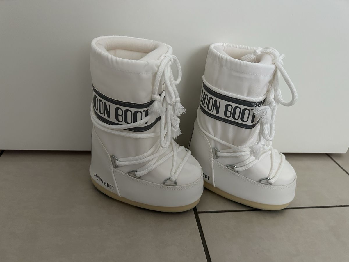 Moon Boot Scarpe per ragazzi: Moon Boots Gr. 23-26 weiss, neu – Nuovo e nell'imballaggio originale da Rümlang venduto da Jennyanna