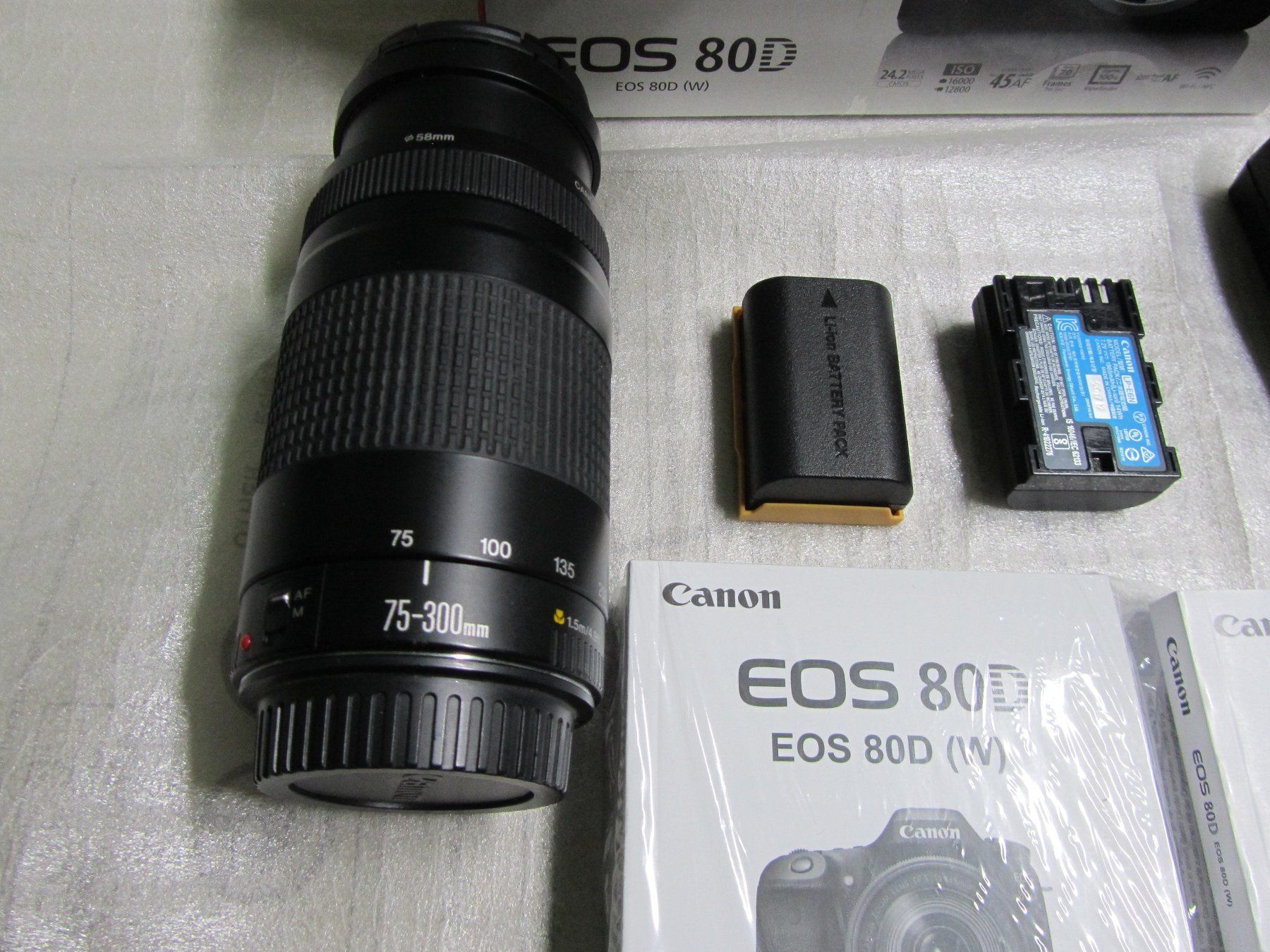 Canon Kamera: CANON EOS 80D Kamera mit 2 Objektiven und Zubehör – Gebraucht aus moosseedorf von RTN10 1