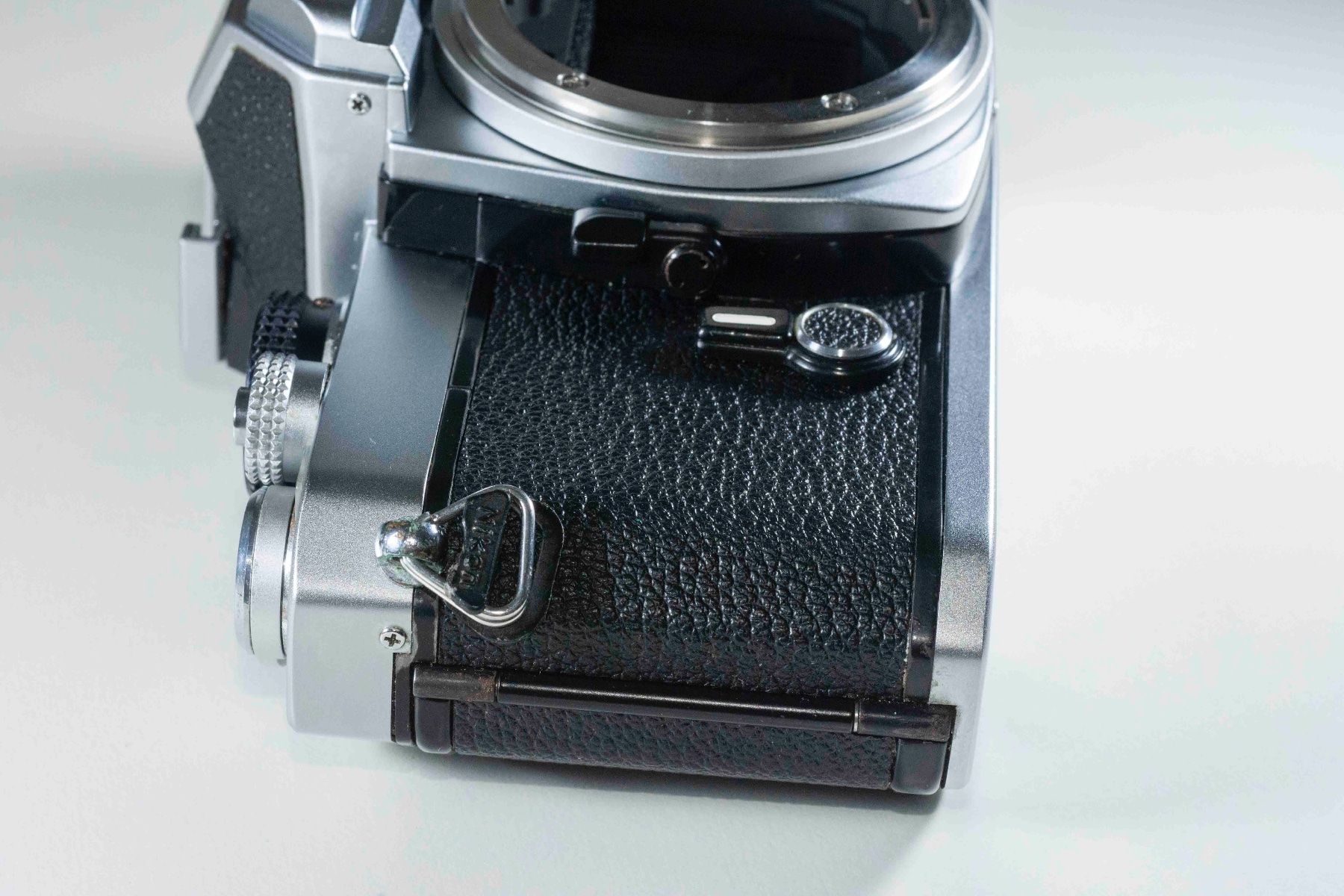 Nikon Fotocamera: Nikon FM – Usato da Schwerzenbach venduto da floridan 3