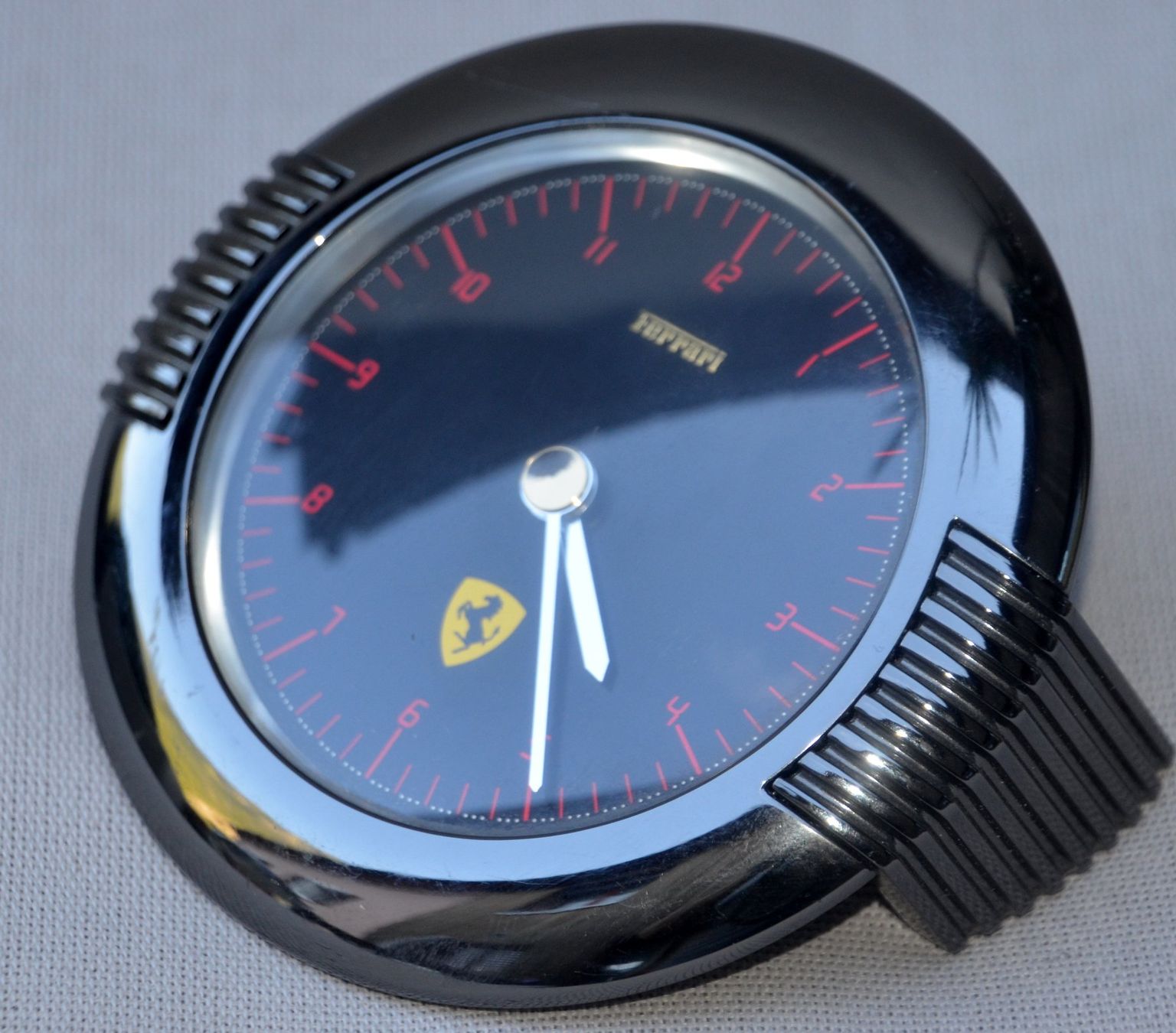 Stand- & Wanduhren: Ferrari Formula 1990's Tischuhr / horloge de table – Gebraucht aus Collonges von Auganien 6