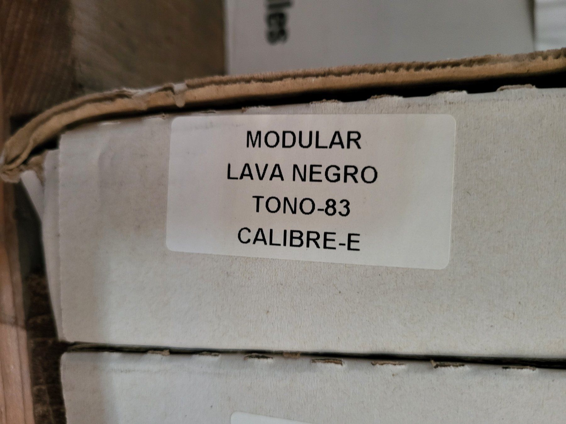 Bodenbeläge: Bodenplatten Modular Lava Negro / 1 Karton ca. 1m² – Neu (gemäss Beschreibung) aus Diessenhofen von Osio 2