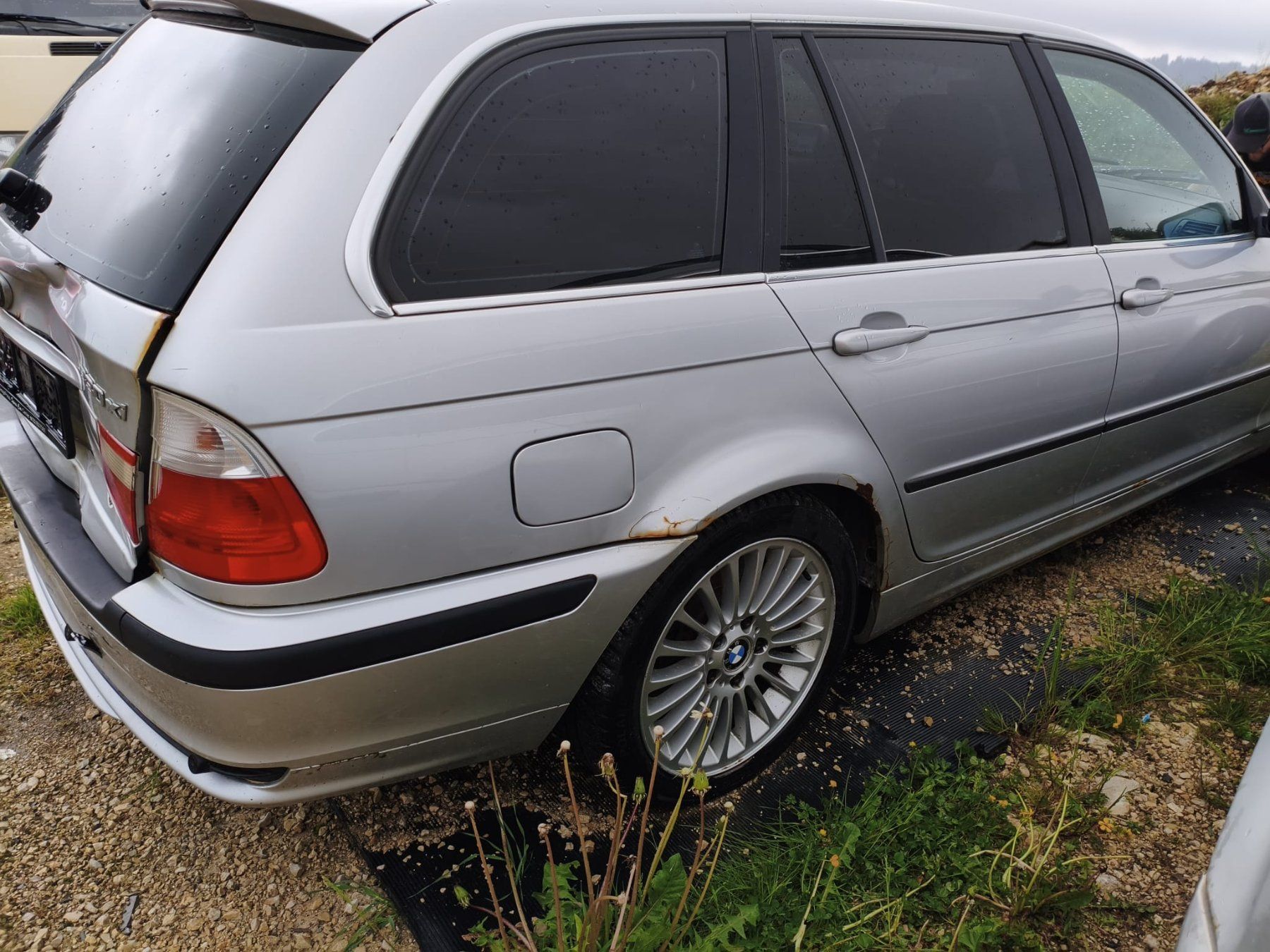 BMW Automobili: BMW 330Xi Touring – Difettoso da Les Breuleux venduto da PointRoselet 1
