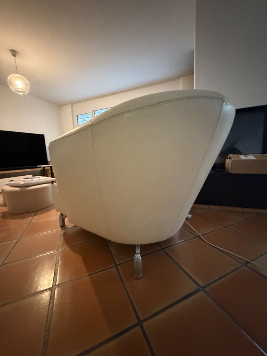 Sofas: Designer Ecksofa Leder Creme gebraucht mit Flecken – D'occasion à Uerikon par serginho161 1