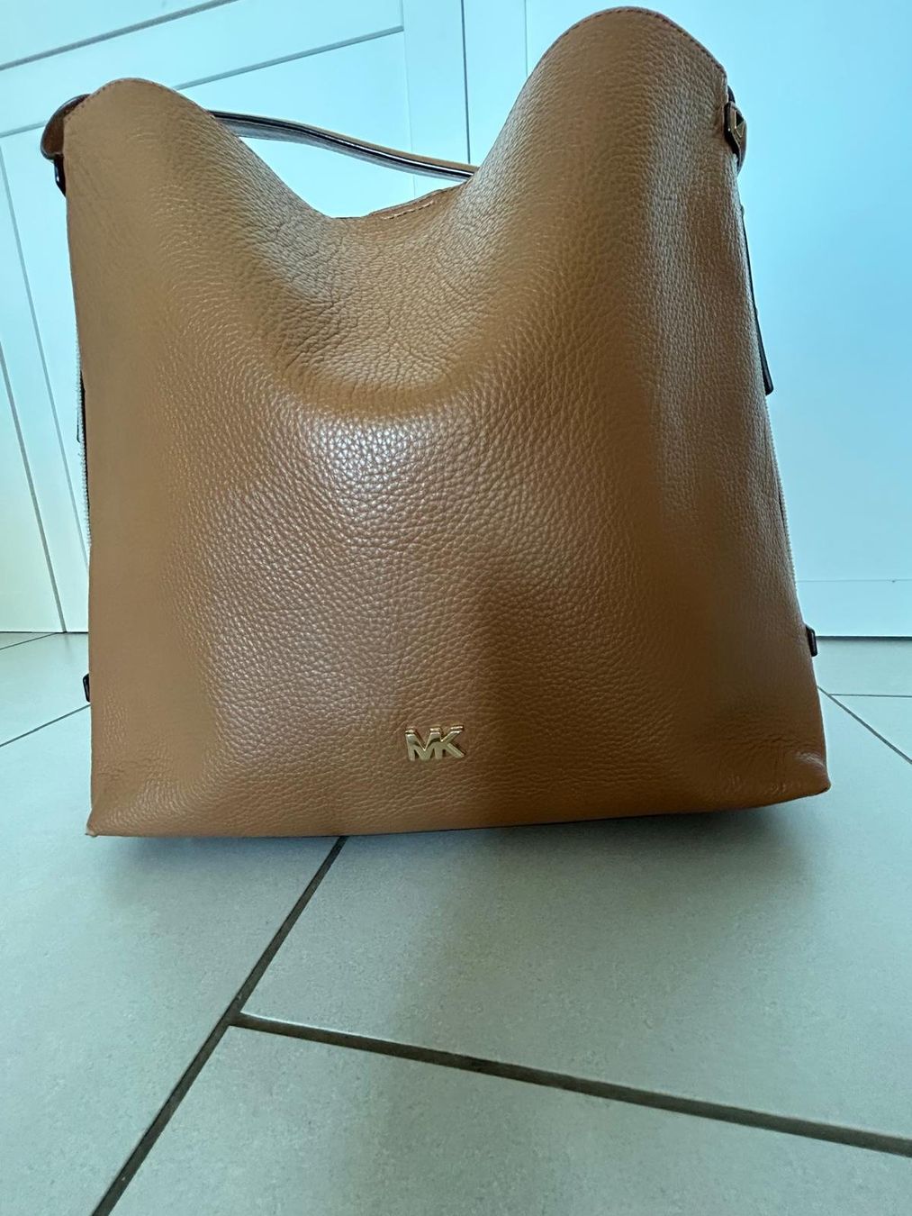 Michael Kors Borse da donna: MICHAEL KORS Griffin Large Leather Shoulder Bag – Usato da Zürich venduto da sus_jw6g 1