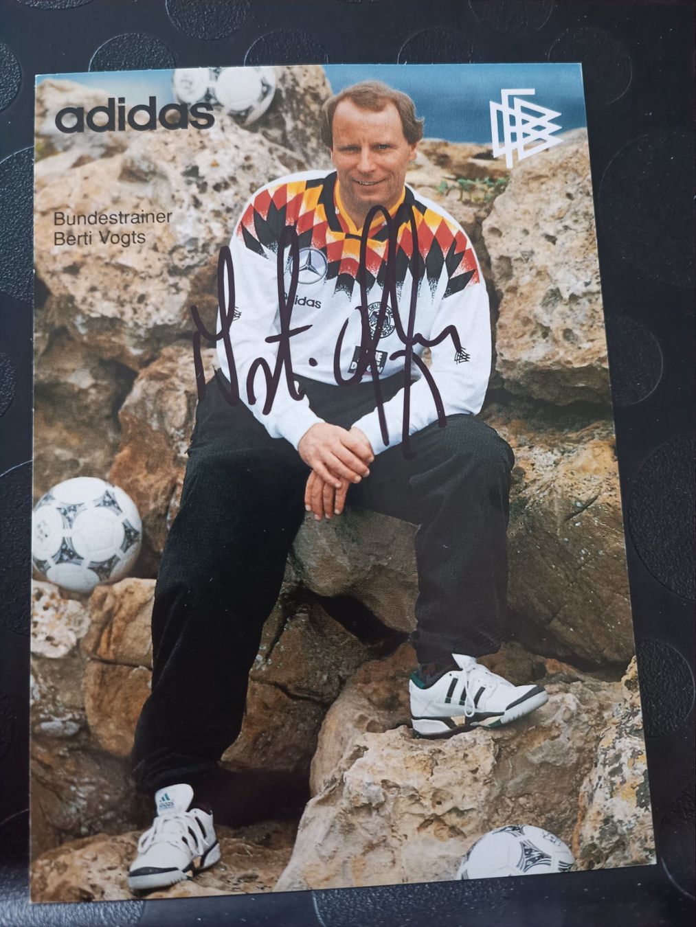 Autogramme: Berti Vogts  - Handsignierte DFB Karte – Gebraucht aus Menziken von Artographs