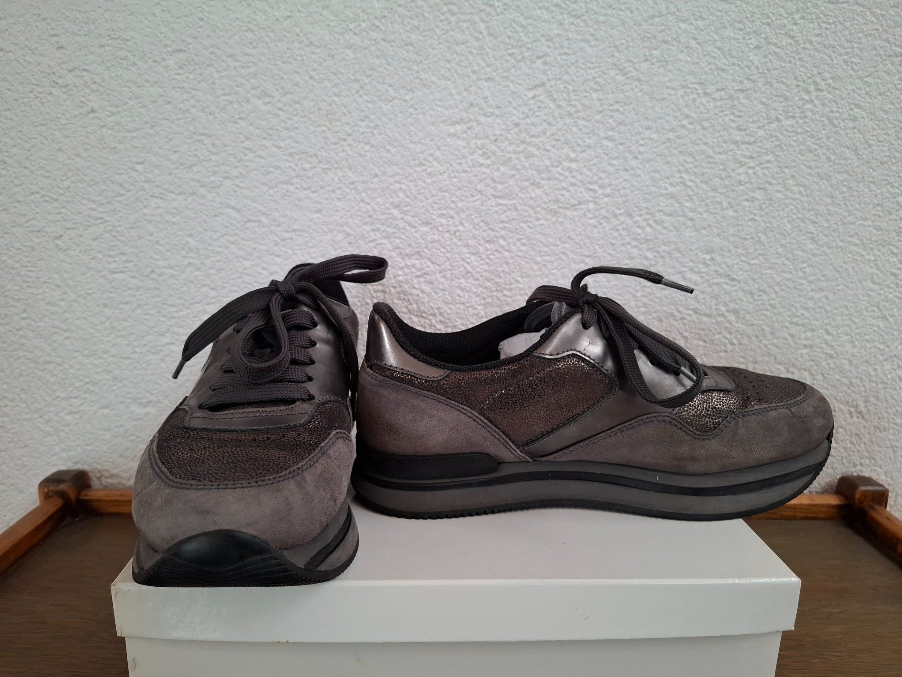 Scarpe da donna: Chaussures marque HOGAN - Daim/velours gris - Taille 38 – Usato da Meinier venduto da Gattuso22 3