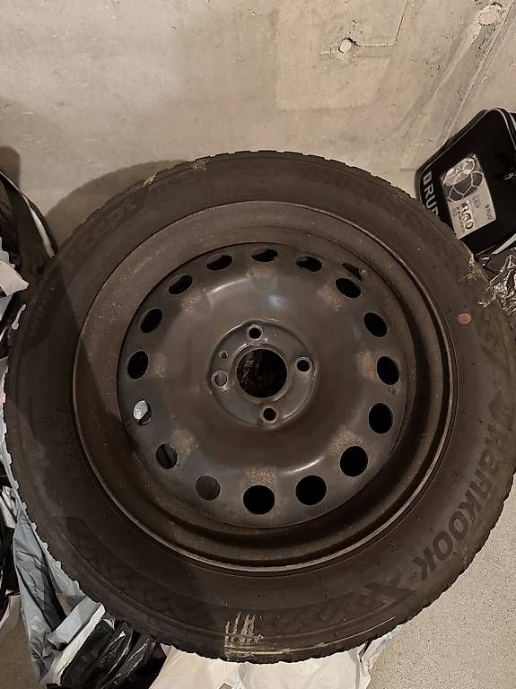 Pneumatici & Ruote complete: Winterkomplettrad Renault Clio – Usato da Herznach venduto da cassanese87011