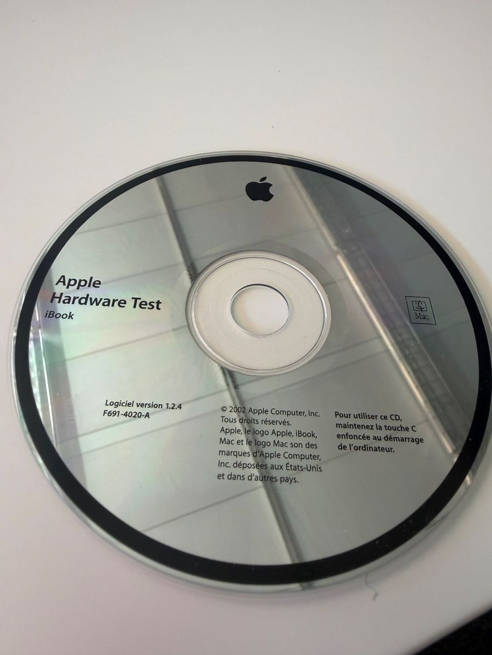 Apple PCs: CD Apple Hardware Test pour iBook version 1.2.4 2002 – D'occasion à Fribourg par J334455