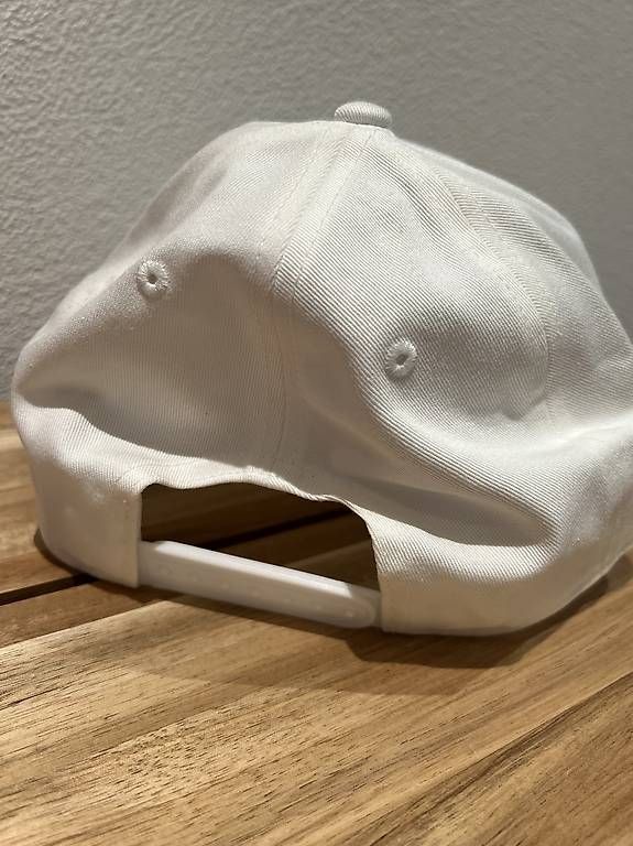 Altro in  Abbigliamento & Accessori: Helly Hansen Cap weiss – Usato da Sevelen venduto da ale_v29l 3