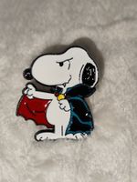 Halloween Pin: SNOOPY DRACULA ca. 3 cm