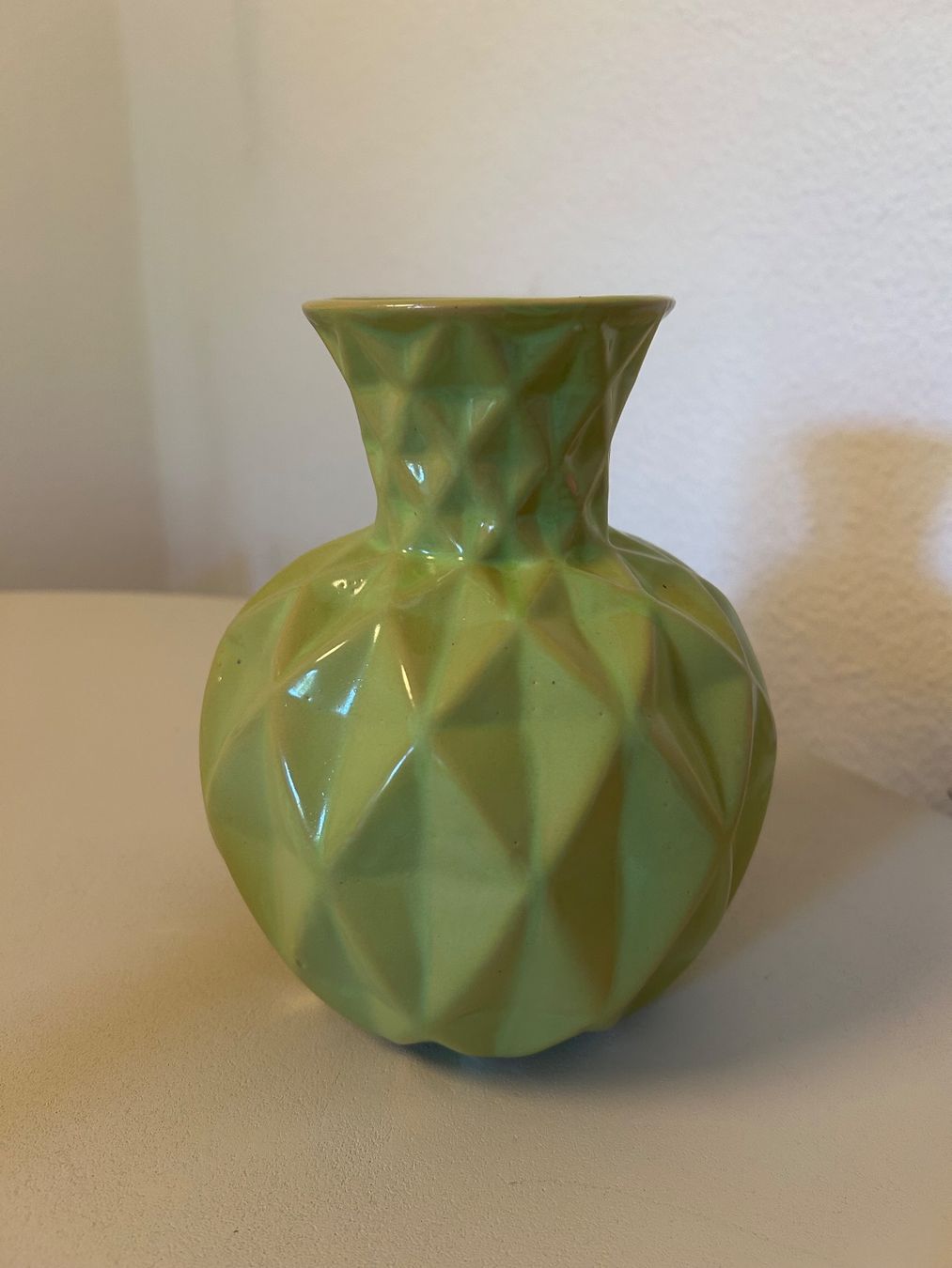 Vase & Récipients: Wunderschöne, limettengrüne Keramikvase – D'occasion à Rorschacherberg par Svebe 2