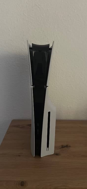 Consoles: Ps5 Slim Disc Edition – D'occasion à Frauenfeld par Hu_75