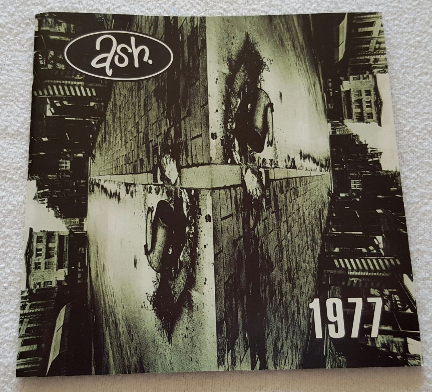 CDs: Ash – 1977 - CD - 1996 - US First Press - Reprise Records – Gebraucht aus Uster von Zardodel