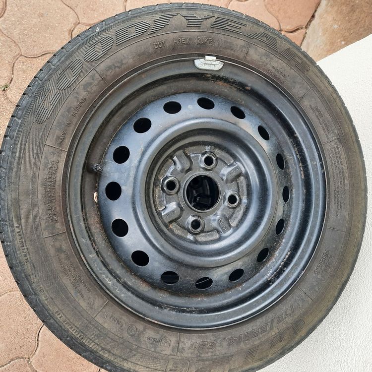 16x FE Radmuttern Für Toyota Yaris Zu Stahlfelgen (01/2006-/XP9(a