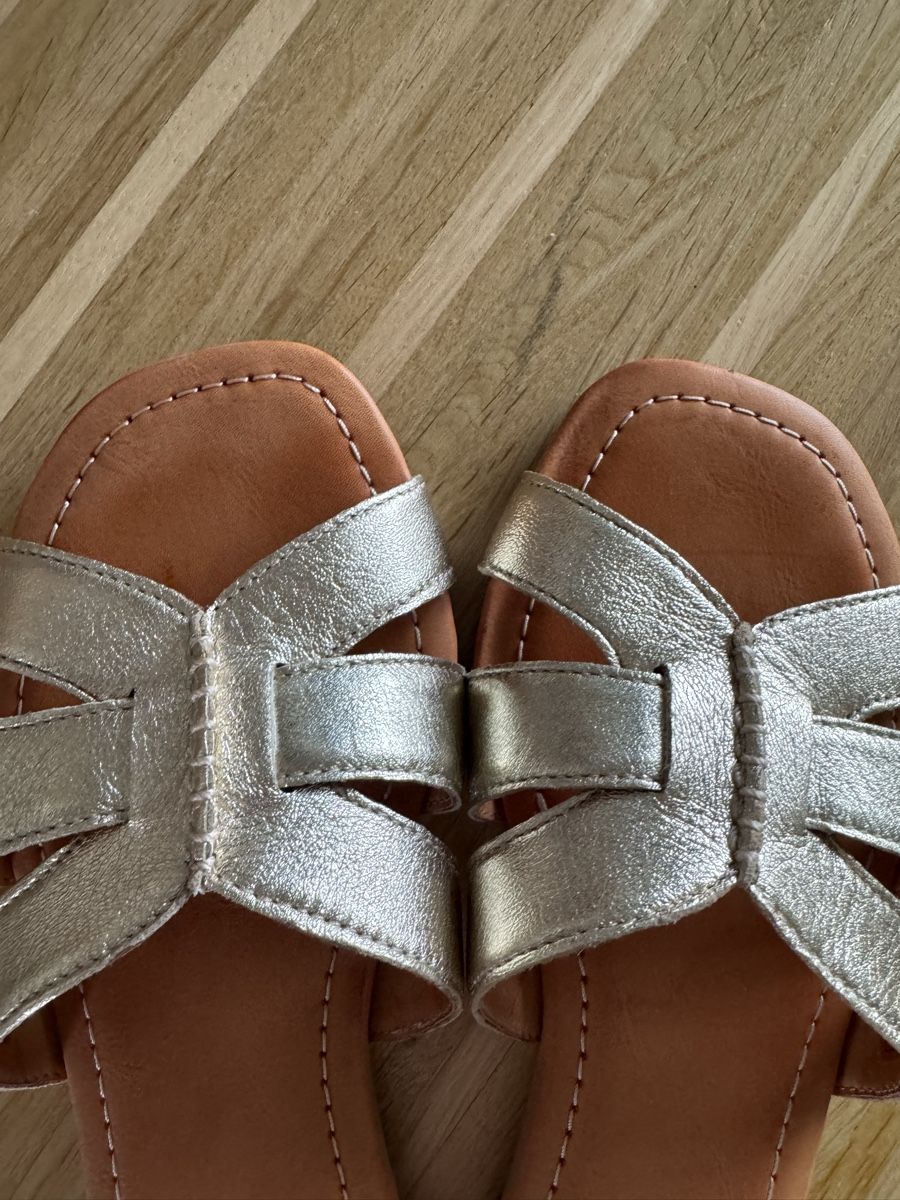 Ugg Scarpe da donna: Slides von Ugg – Nuovo (secondo la descrizione) da Basel venduto da Glamourpourtoi 7