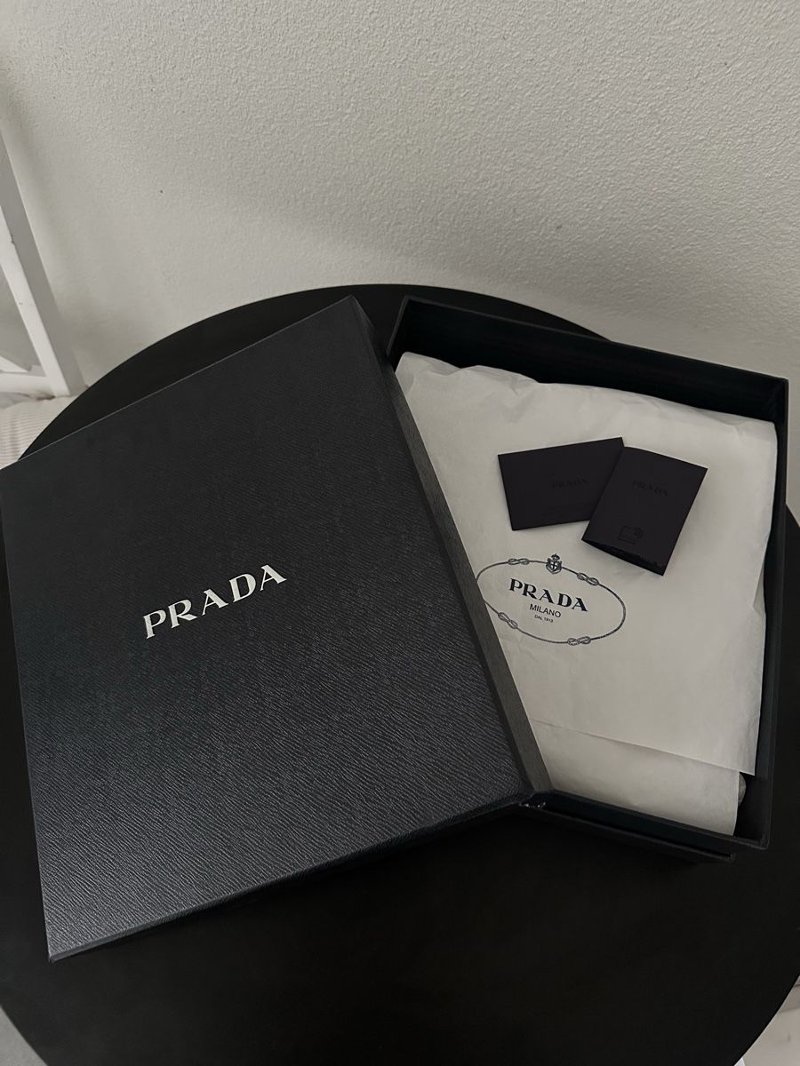 Prada Taschen für Damen: Prada Re-Edition 2000 Mini Handtasche Crystal Lila Limited – Gebraucht aus Zürich von kiflicaodcokolade 4