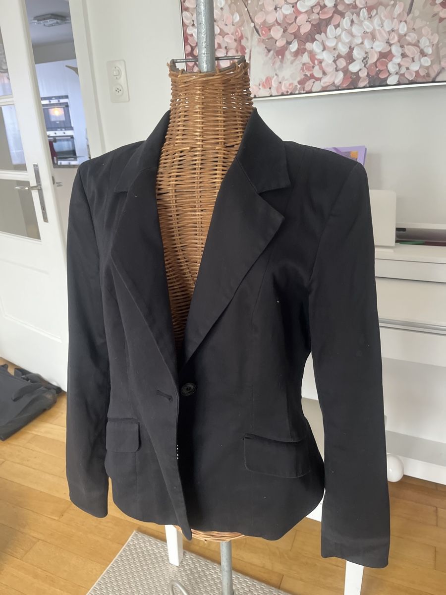 H&M Jacken: Schwarzer Blazer, Grösse 40, H&M – Gebraucht aus Solothurn von Bobesch08 1