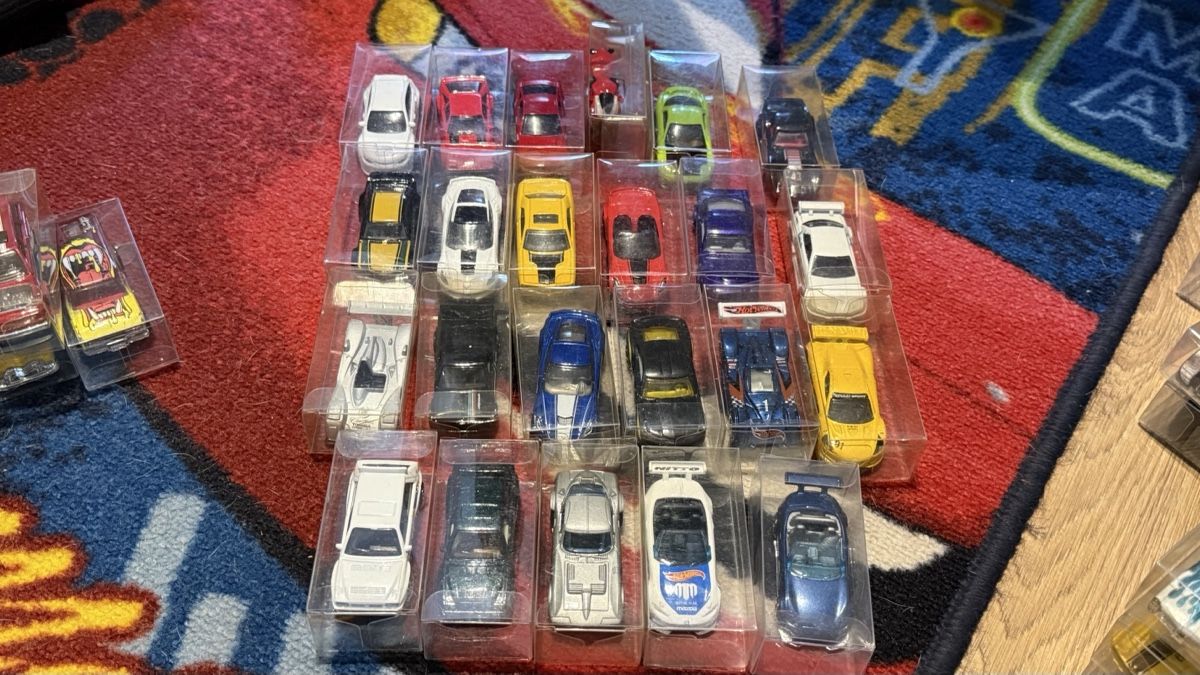 Hot Wheels Modellautos: Lot de 23 petites voitures hot wheels – Gebraucht aus Villars-sur-Glâne von Mitodc2