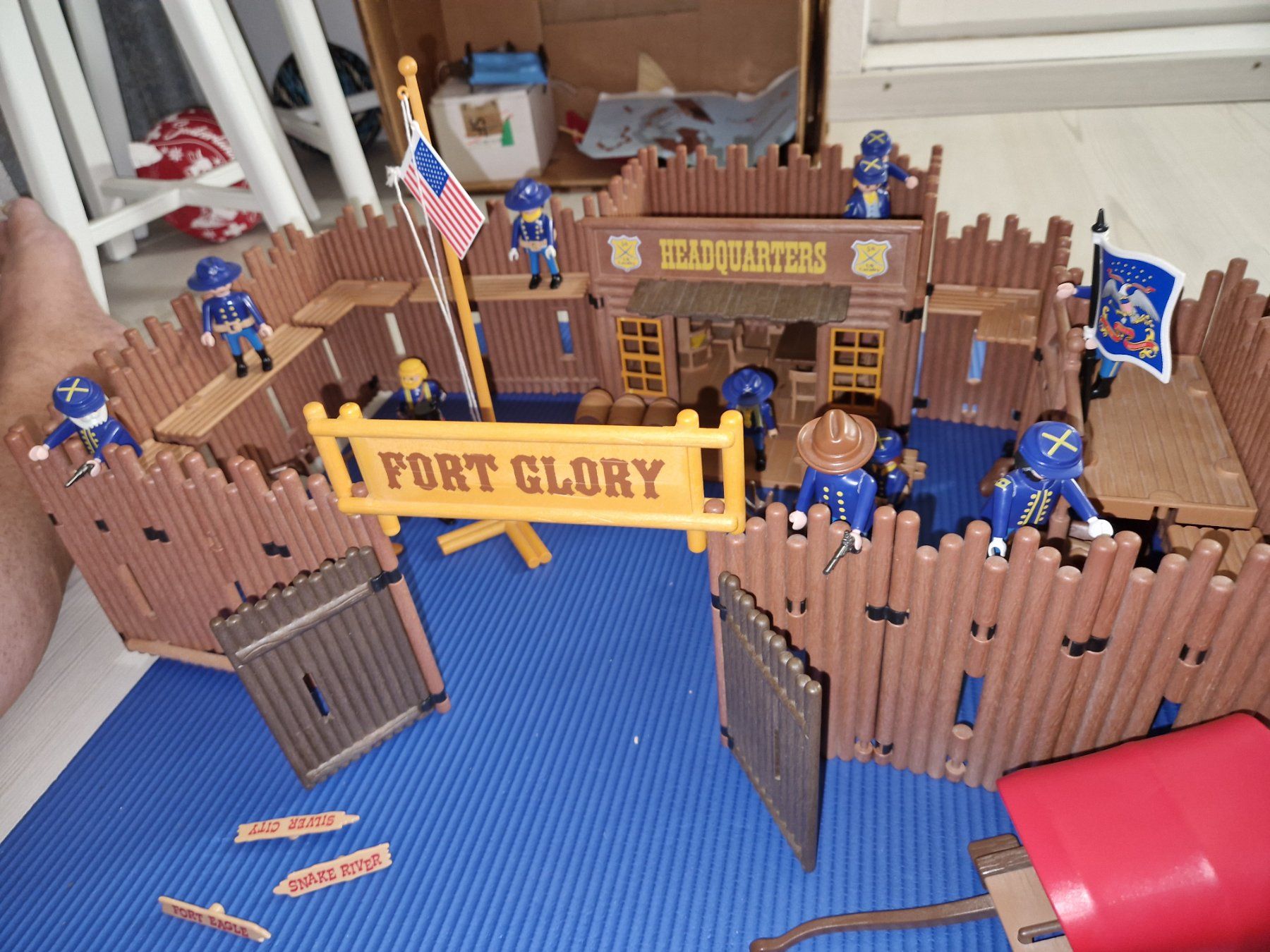 Playmobil Giocattoli: Playmobil Fort Glory mit Zubehör – Usato da Kaiseraugst venduto da mic_yx8w