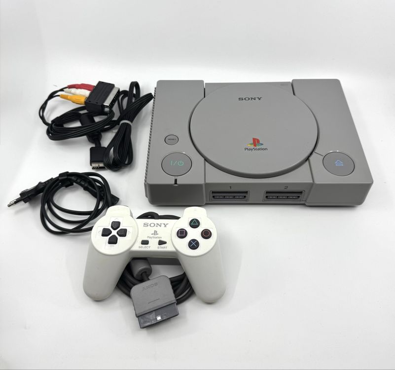Sony PlayStation 1 SCPH-7502 + Manette Sans Fil + Jeu - Console PAL Gris