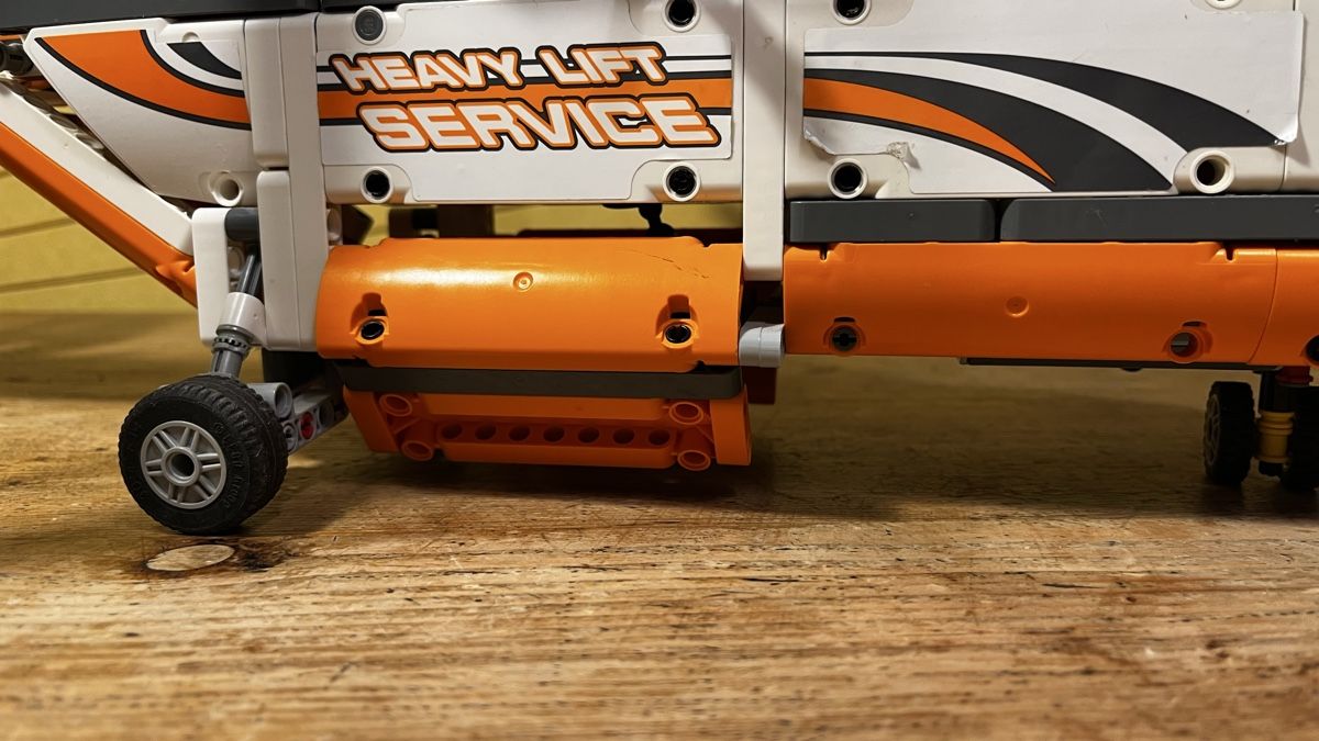 Lego Spielzeuge: LEGO Technic 42052 Schwerlasthubschrauber Airbus Helikopter – Gebraucht aus Ennetbaden von teo_yg9s 4