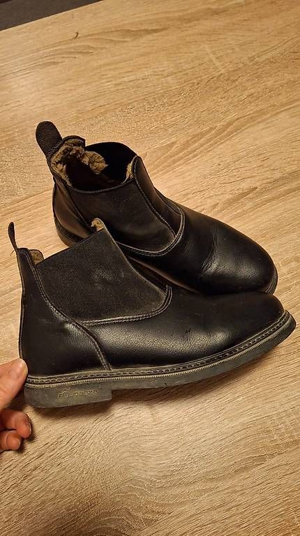 Scarpe da uomo: 2 Paar Reit Stiefeletten Gr.35 – Usato da Aadorf venduto da Danisahne86 2