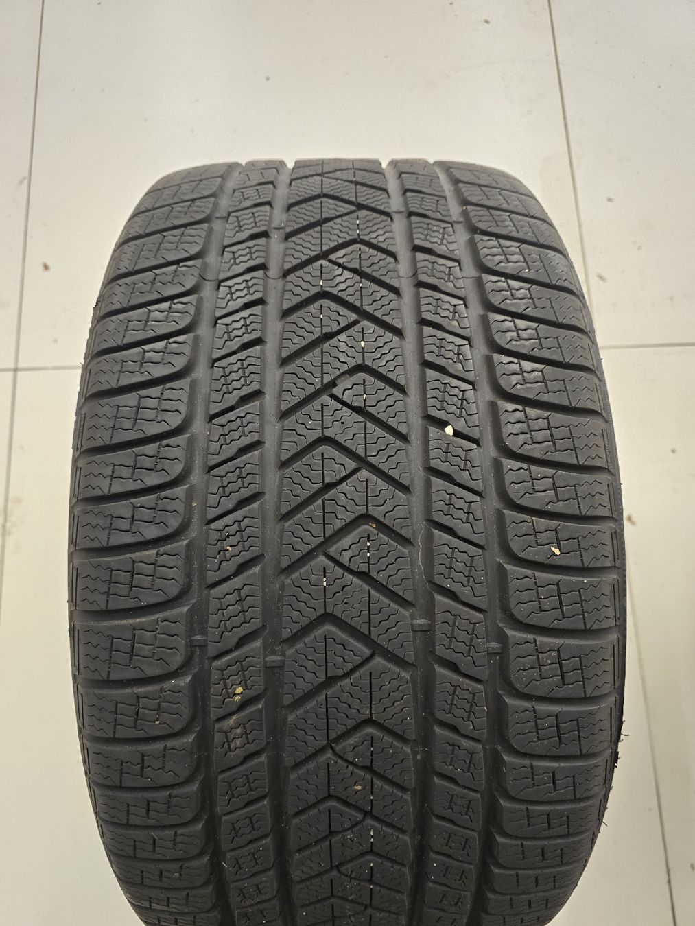 Altro in Scrittura & Disegno: set de pneus hiver Porsche – Usato da Rolle venduto da Challenge13 8