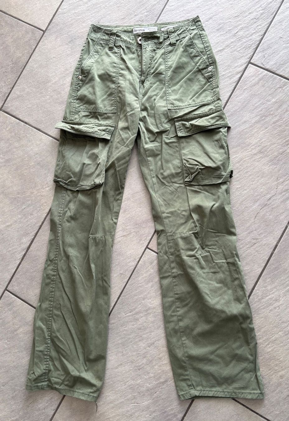 Bershka Hosen: Cargohose, Gr 36, Bershka – Gebraucht aus Sins von sinserin