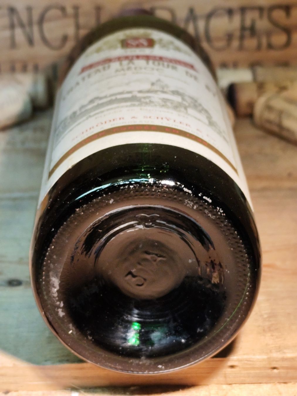 Vino: 1967 Château La Tour de By Médoc – Nuovo e nell'imballaggio originale da Büsserach venduto da Vintage-vins 3
