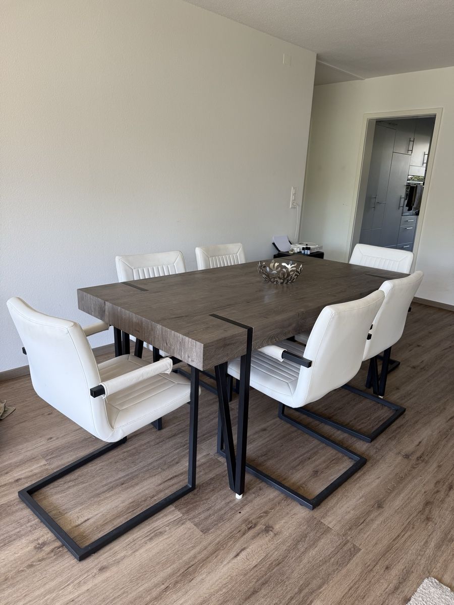Beliani Set de table et chaises: Dining Table + Chairs – D'occasion à Herrliberg par mynameismarc 1