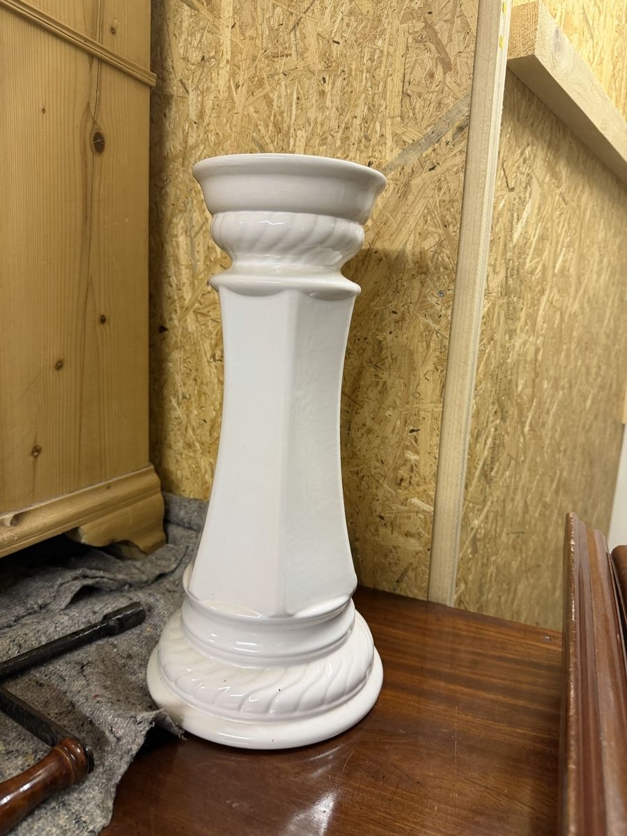 Skulpturen & Statuen: Säule weiss aus Keramik – Gebraucht aus Wettingen von NickInc