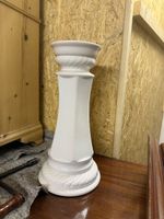 Säule weiss aus Keramik