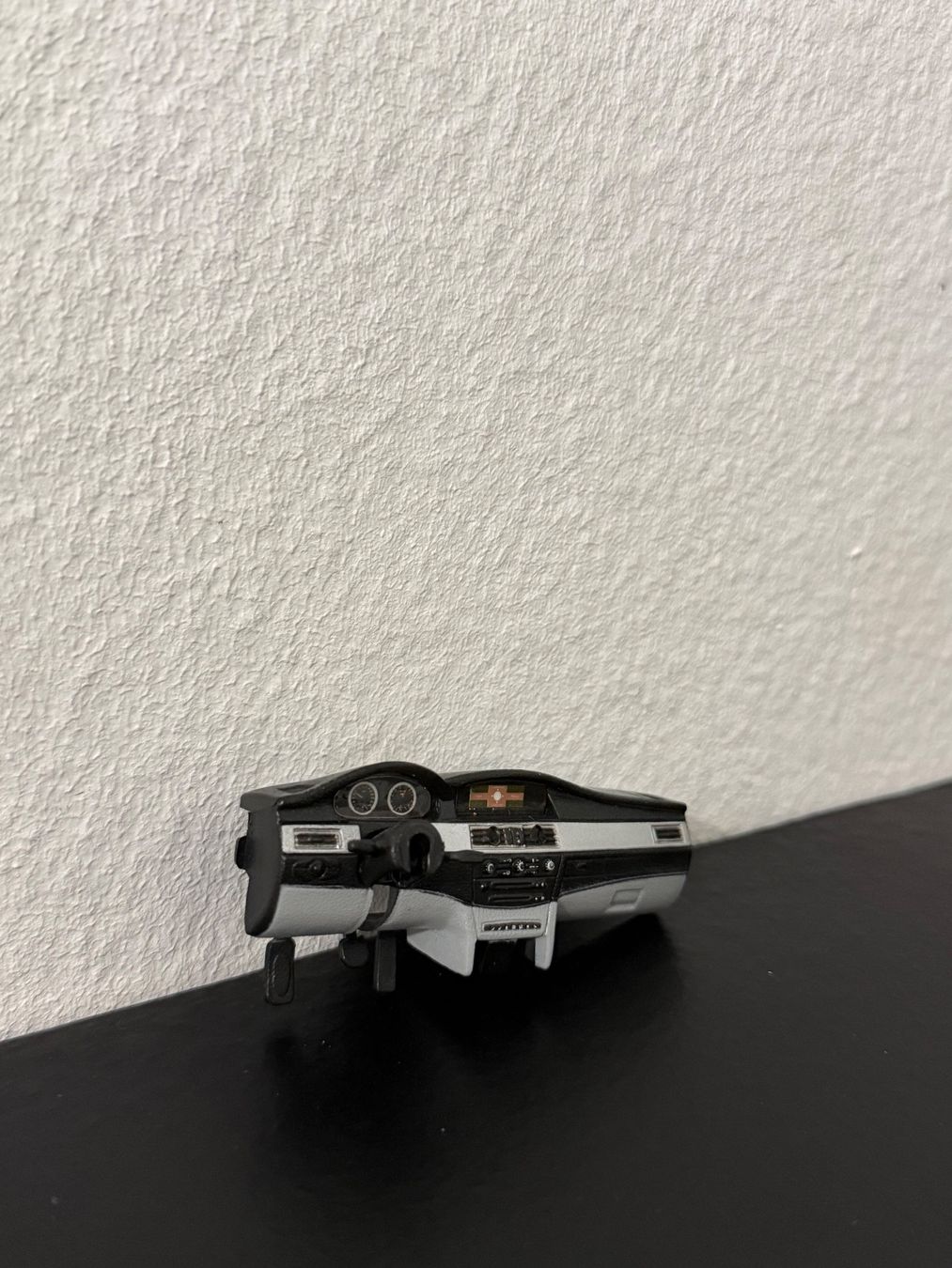 BMW Modellautos: 1:18 BMW E60 Armaturenbrett – Gebraucht aus Bülach von Meti2023 1