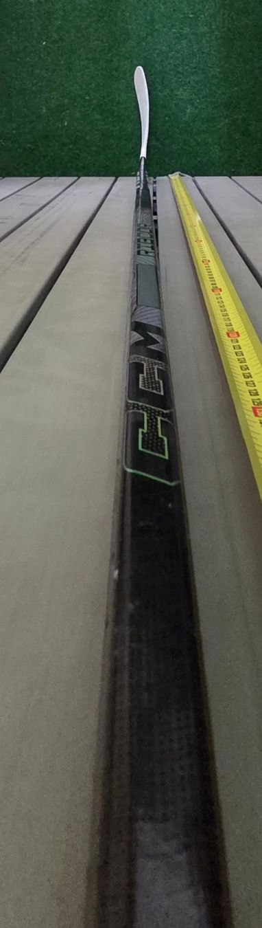 Ccm Bastoni & Pale: CCM Trigger 8 Pro, Rechts, 70 Flex, P29 – Usato da Adliswil venduto da hon_byn8 2