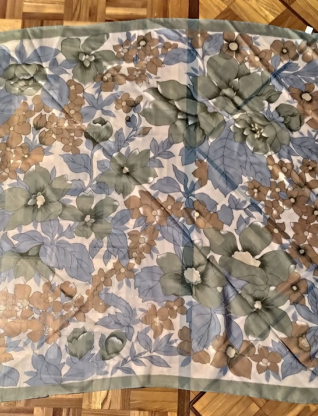 Foulard & Sciarpe: Foulard à fleurs/Blumenschal – Nuovo (secondo la descrizione) da MOUTIER venduto da Anto21 1